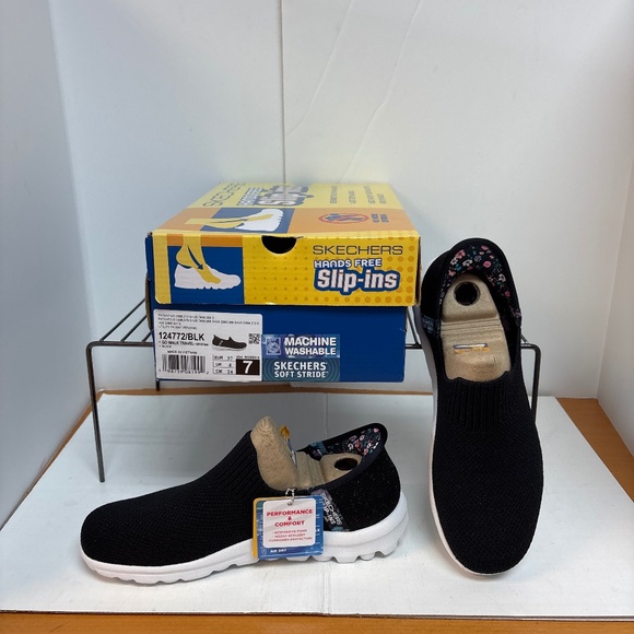 NIB Women’s Skechers Go Walk Travel Black Slip On Shoes Sneakers Sz 7 - Picture 1 of 5